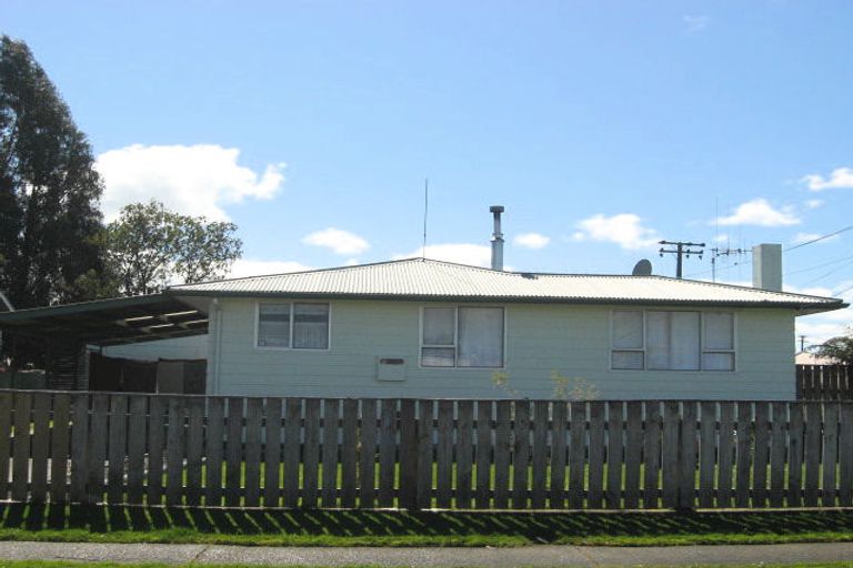 Photo of property in 19 Potaka Street, Marton, 4710