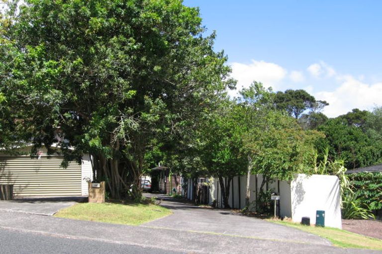 Photo of property in 12 Simon Ellice Drive, Bayview, Auckland, 0629