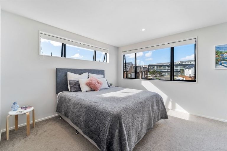 Photo of property in 16 Seafarer Crescent, Stanmore Bay, Whangaparaoa, 0932
