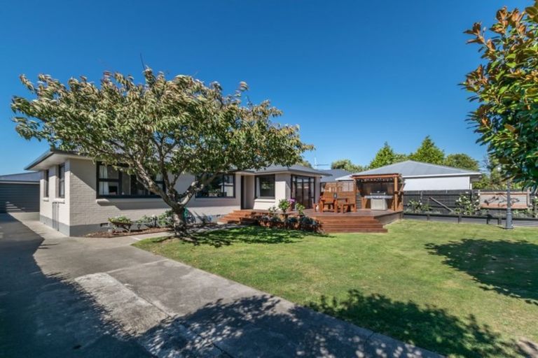 Photo of property in 38 Main North Road, Woodend, 7610