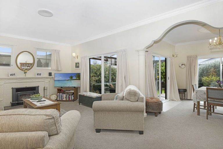 Photo of property in 11a Arthur Grove, Waikanae, 5036