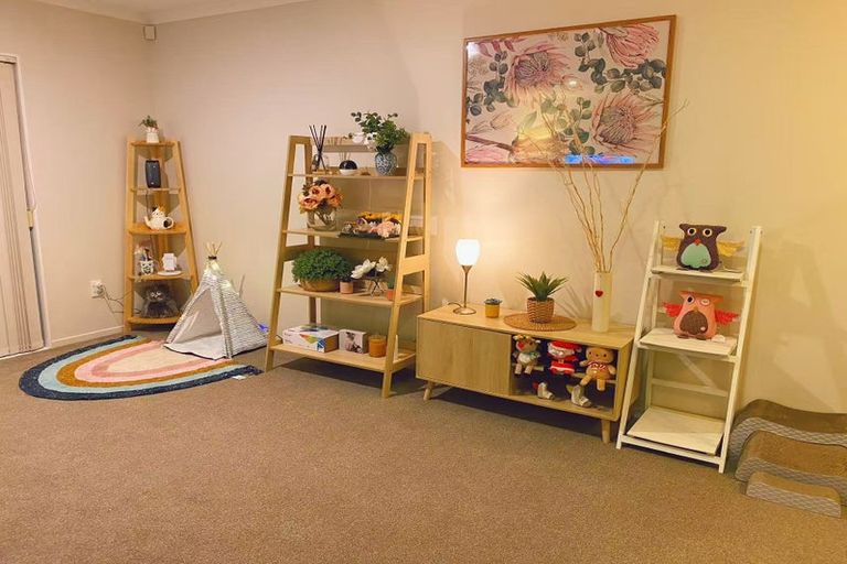 Photo of property in 2/27 Lucienne Drive, Ranui, Auckland, 0612