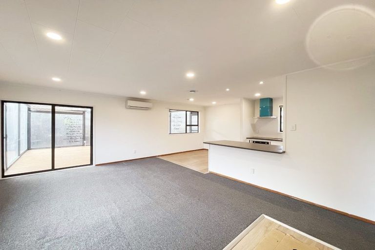 Photo of property in 5 Skyla Place, Massey, Auckland, 0614