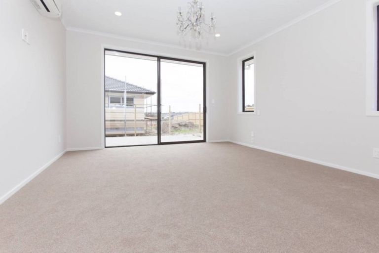Photo of property in 9 Davey Crescent, Orewa, 0931