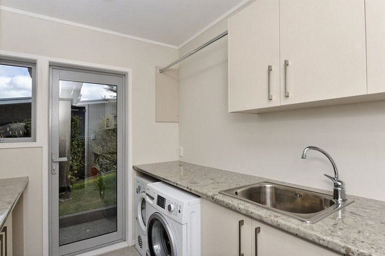 Photo of property in 235g Titirangi Road, Titirangi, Auckland, 0604