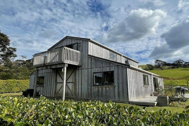 Photo of property in 198 Valley Road, Waimauku, 0881