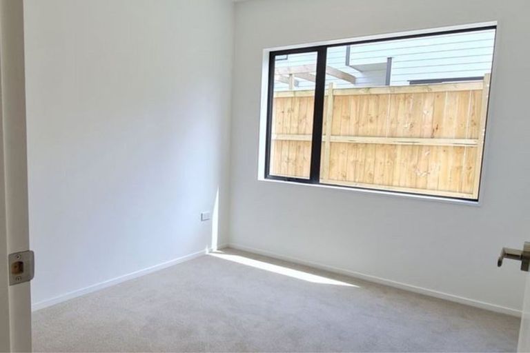 Photo of property in 20a Crestview Rise, Papakura, 2110