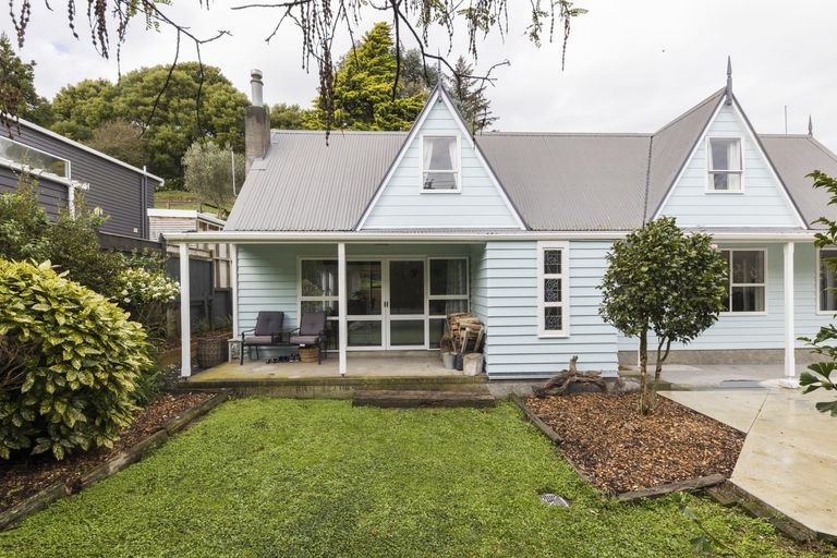 Photo of property in 411 Aokautere Drive, Aokautere, Palmerston North, 4471