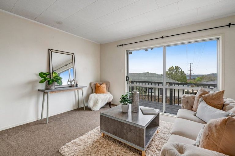 Photo of property in 10 Santiago Crescent, Unsworth Heights, Auckland, 0632