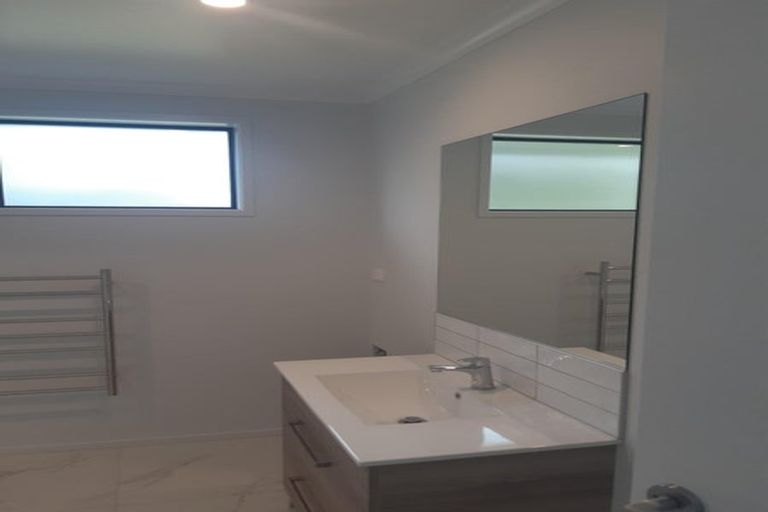 Photo of property in 9a Tirita Street, Kawaha Point, Rotorua, 3010