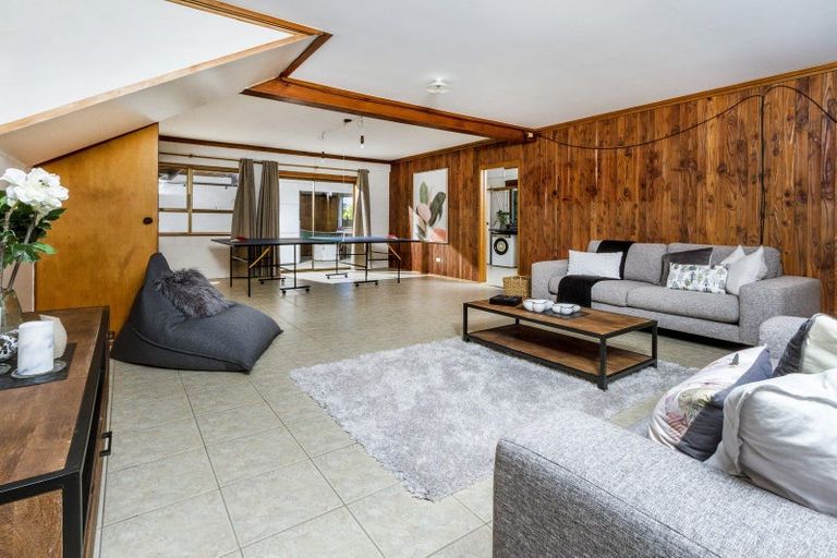 Photo of property in 1/10 Tipau Street, Torbay, Auckland, 0630