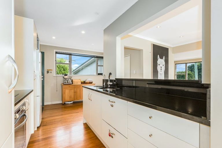 Photo of property in 7 Motukaraka Point, Pauatahanui, Porirua, 5381