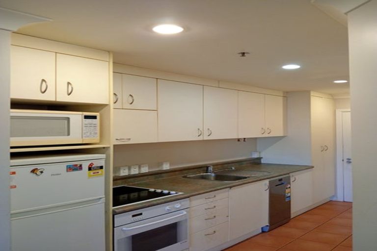 Photo of property in Terrace Garden Apartments, 3e/120 The Terrace, Wellington Central, Wellington, 6011