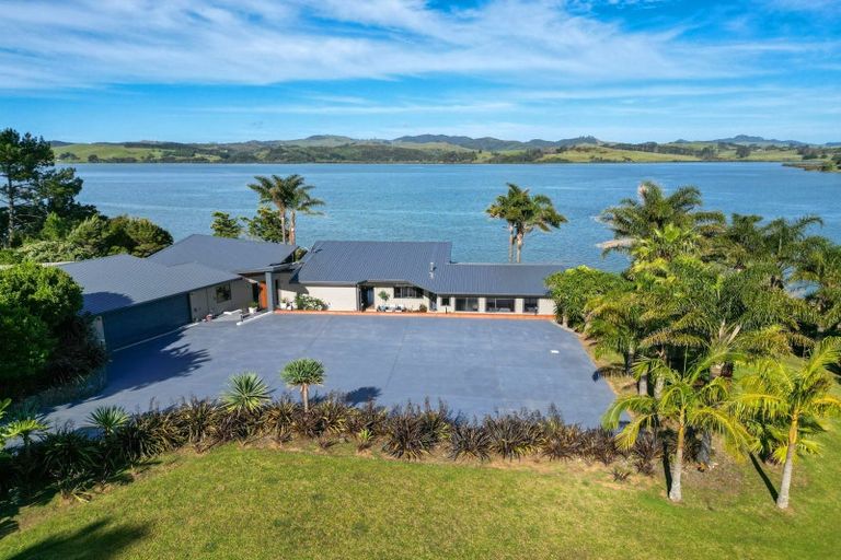 Photo of property in 10 Waterfront Drive, Mangonui, 0420