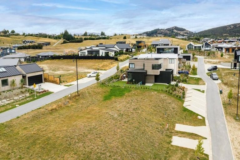 Photo of property in 10 Tuke Lane, Wanaka, 9305