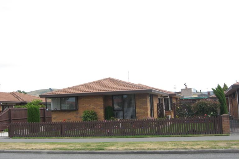 Photo of property in 1/2 Thistledown Place, Woolston, Christchurch, 8062
