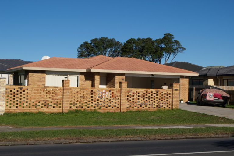 Photo of property in 552 Massey Road, Mangere, Auckland, 2022