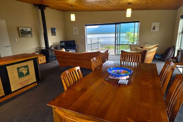 Photo of property in 44 Koe Street, Moana, 7872