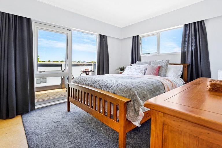 Photo of property in 22 Redwood Drive, Massey, Auckland, 0614