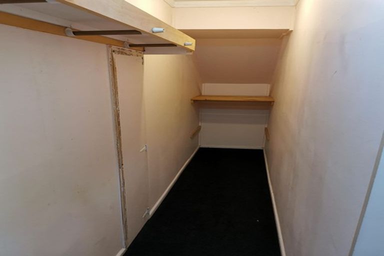 Photo of property in 15 Inverell Way, Seatoun, Wellington, 6022