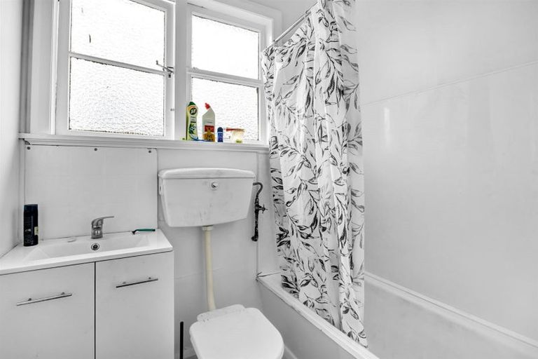 Photo of property in 210 South Road, Hawera, 4610