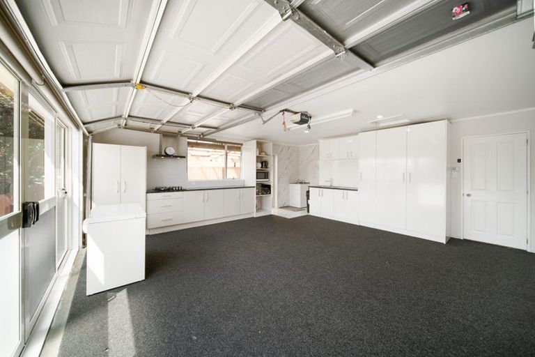 Photo of property in 11 Naylors Drive, Mangere, Auckland, 2022