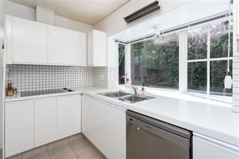 Photo of property in 11 Daresbury Lane, Fendalton, Christchurch, 8014