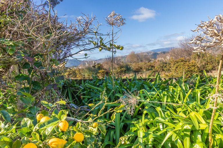 Photo of property in 53 Toru Road, Paraparaumu Beach, Paraparaumu, 5032