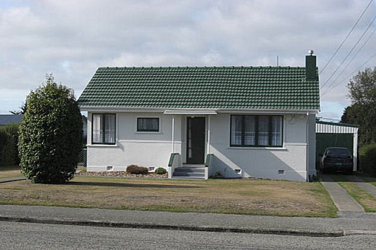 Photo of property in 13 Moorhouse Street, Waimate, 7924