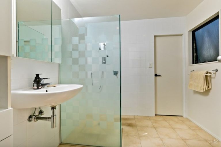 Photo of property in 90 Domain Crescent, Muriwai, 0881