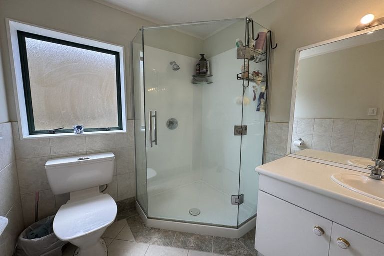 Photo of property in 3 West Fairway, Golflands, Auckland, 2013