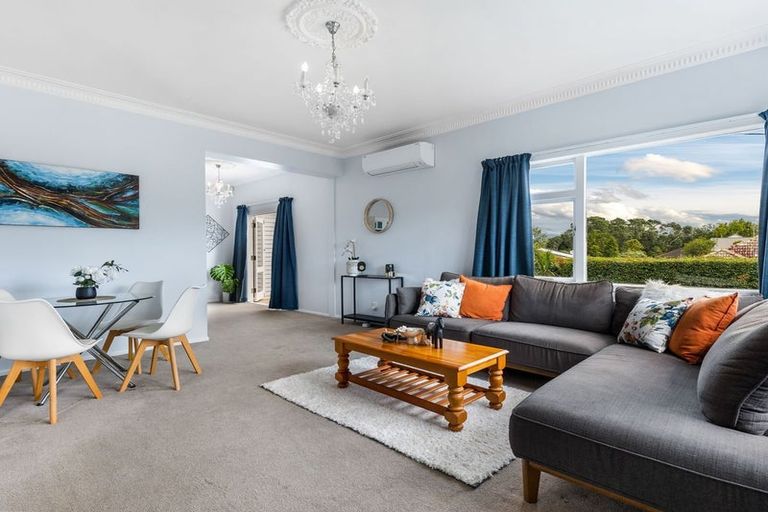 Photo of property in 11 Craigbank Avenue, New Lynn, Auckland, 0600