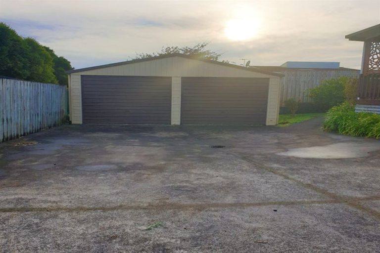 Photo of property in 15a Churchill Terrace, Waiuku, 2123
