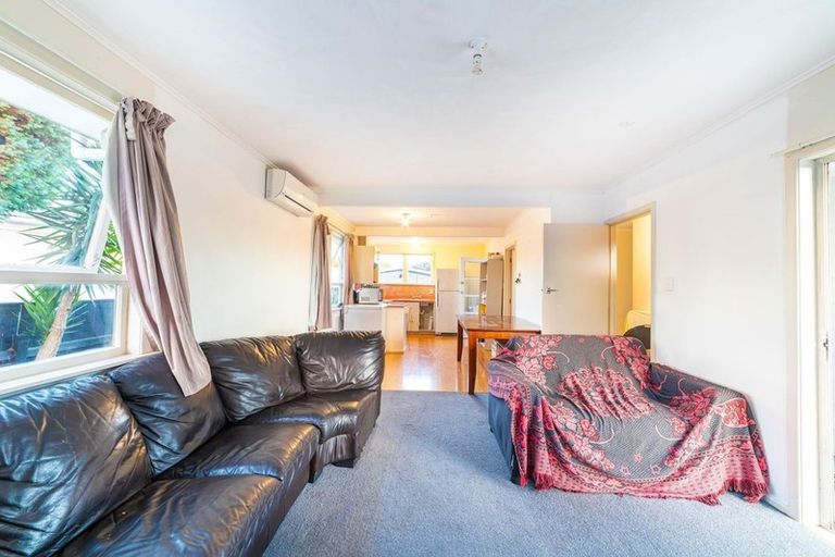 Photo of property in 14 Swallow Drive, Manurewa, Auckland, 2102