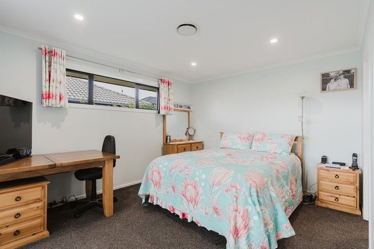 Photo of property in 14 Te Tiireke Drive, Glenview, Hamilton, 3206