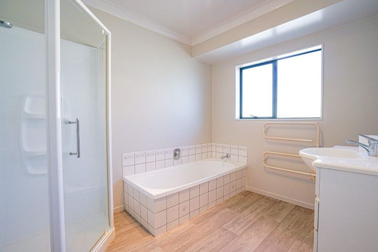 Photo of property in 13b Oakwood Place, Pukekohe, 2120