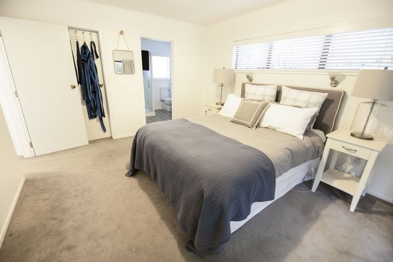 Photo of property in 72 Tauroa Road, Havelock North, 4130