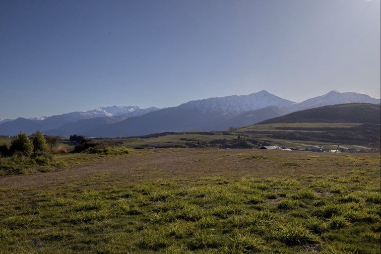 Photo of property in 42 Orford Drive, Jacks Point, Queenstown, 9371