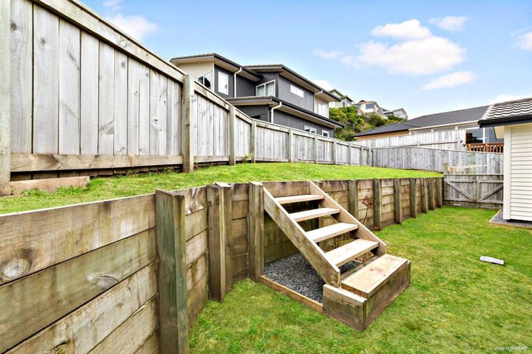 Photo of property in 11 Cresswell Place, Johnsonville, Wellington, 6037