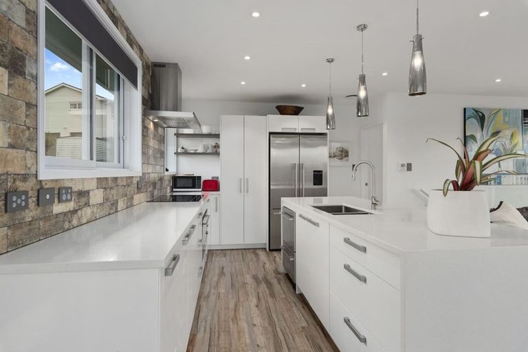 Photo of property in 1/467 Beach Road, Murrays Bay, Auckland, 0630