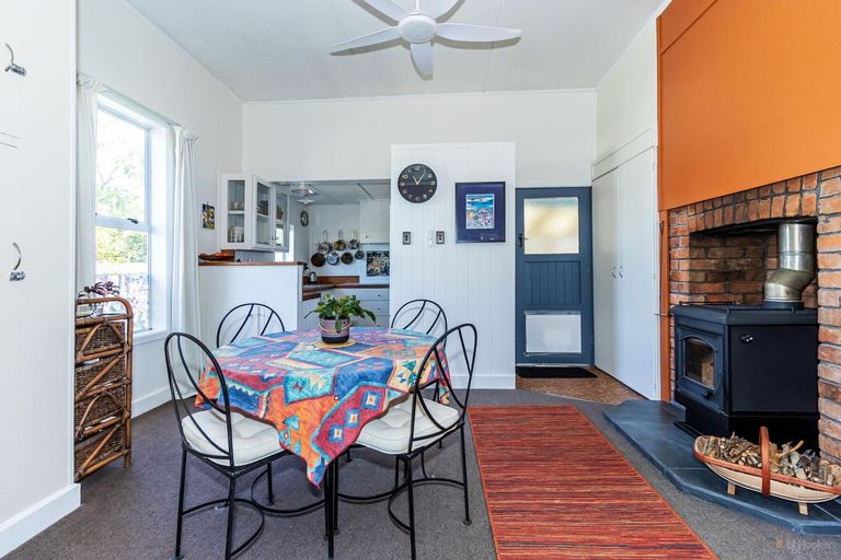 Photo of property in 2 Point Bush Road, Waimate, 7924