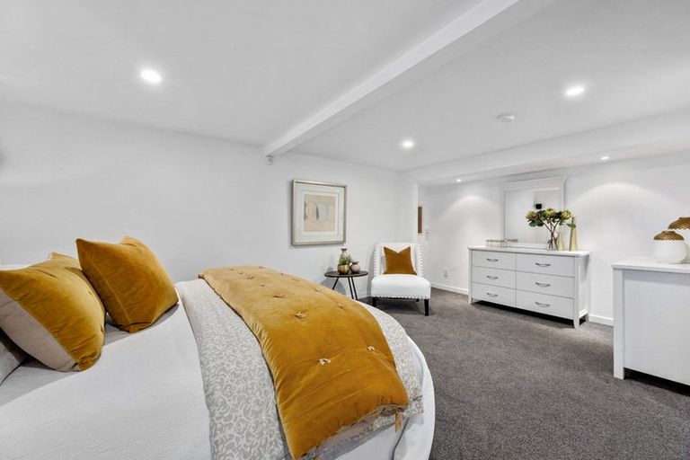 Photo of property in 30 Maritime Terrace, Birkenhead, Auckland, 0626