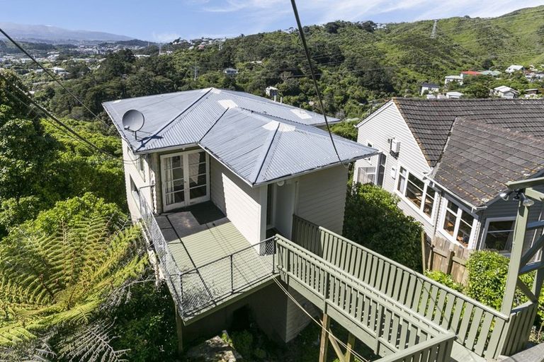Photo of property in 19 Zetland Street, Highbury, Wellington, 6012