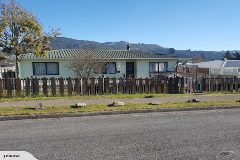 Photo of property in 2a Neil Road, Fairy Springs, Rotorua, 3015