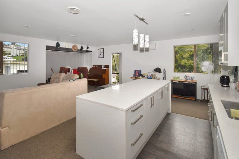 Photo of property in 7 Halloran Place, Massey, Auckland, 0614