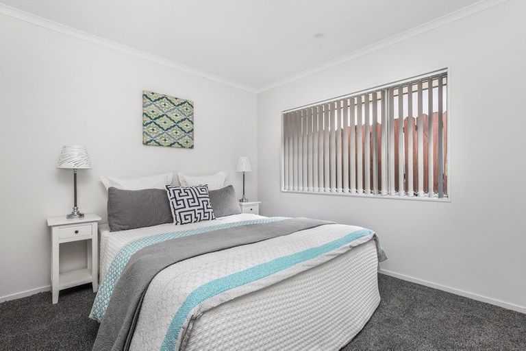 Photo of property in 2 Senator Drive, Manurewa, Auckland, 2105