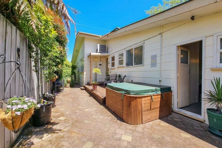 Photo of property in 1 Kamahi Place, Pukehangi, Rotorua, 3015