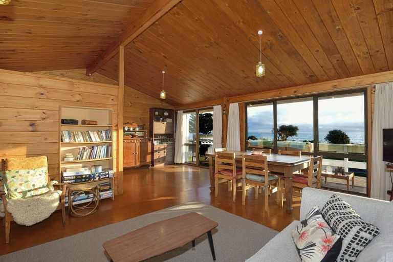 Photo of property in 11 Moana Drive, Mahia, 4198
