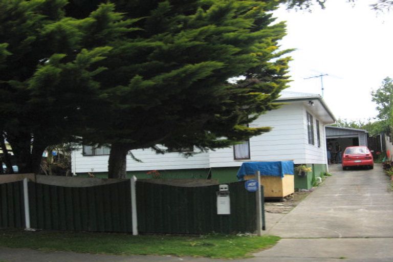 Photo of property in 35 Frobisher Way, Clendon Park, Auckland, 2103