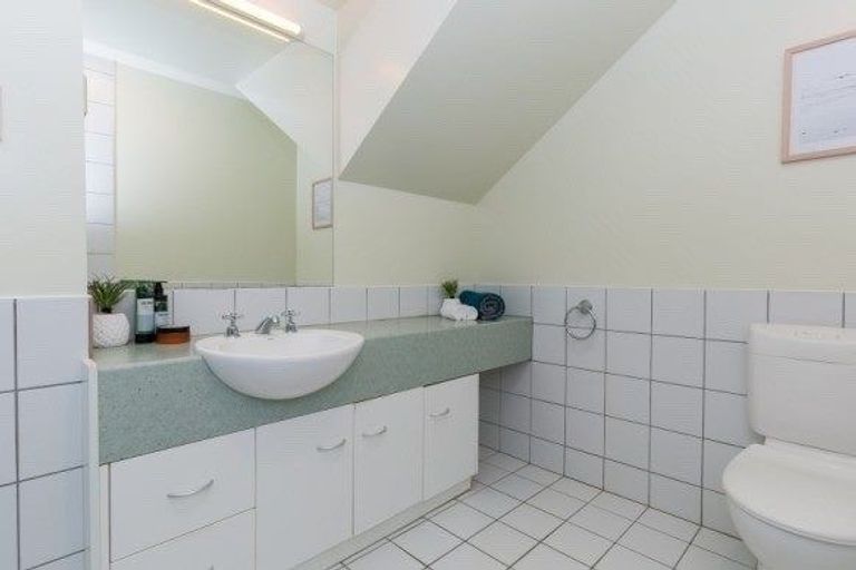 Photo of property in 30b Connaught Terrace, Brooklyn, Wellington, 6021